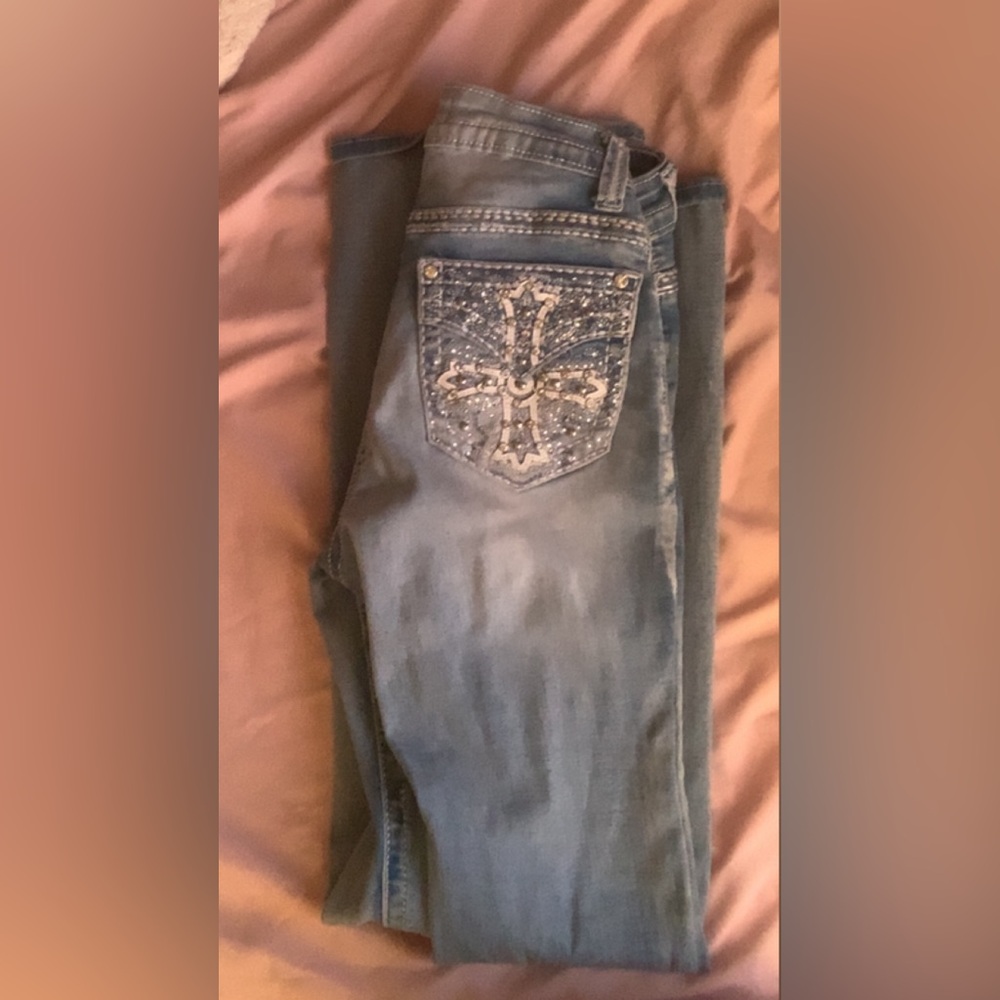 Women's High Rise Blue Jeans with Embellished Pocket